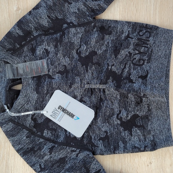 Gymshark work out top - Picture 2 of 4